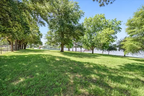 240 Sailfish Dr, Mabank, TX 75156