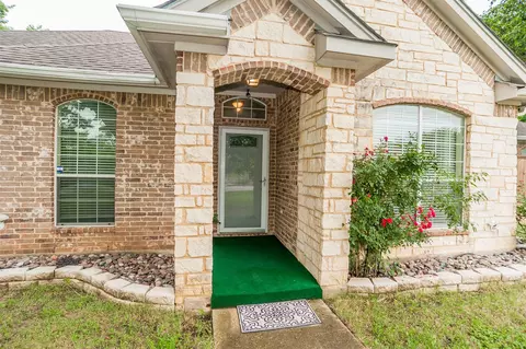 2527 Everton Dr, Lancaster, TX 75134