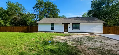 302 James St, Terrell, TX 75160