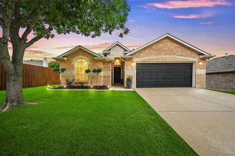3952 Vista Greens Dr, Fort Worth, TX 76244