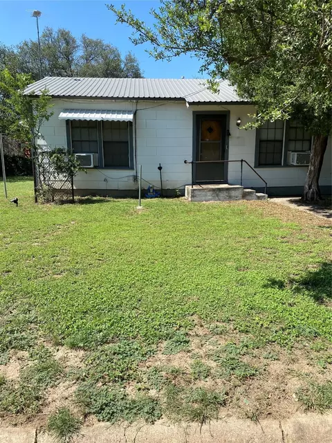 302 W 13th, Coleman, TX 76834