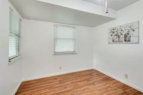 1200 Glenn Dr, Euless, TX 76039 photo 9