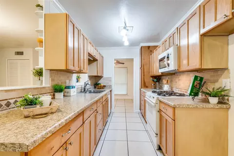 1200 Glenn Dr, Euless, TX 76039 photo 7