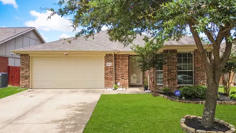 2027 Moonlight Trl, Heartland, TX 75126