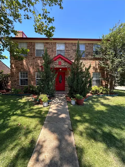 8109 Yacht Club Dr, Rowlett, TX 75089