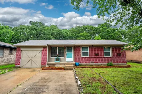 1915 Mohican St, Denton, TX 76209