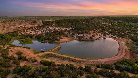 1089 Tennyson Rd, Bronte, TX 76933