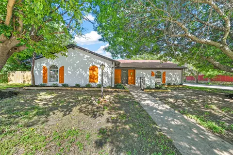 6321 Winn Dr, Fort Worth, TX 76134