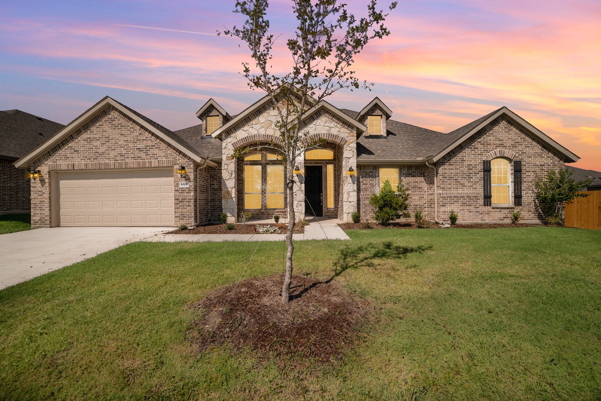 609 Alaina Dr  