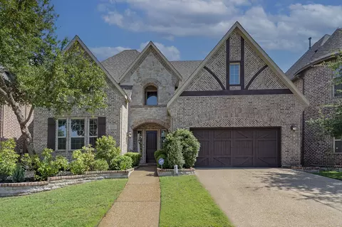 6904 N Medallion Dr, Plano, TX 75024