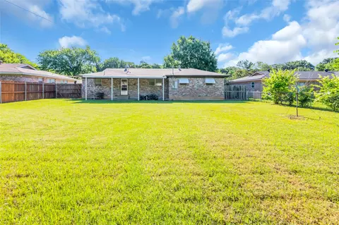 706 Clebud Dr, Euless, TX 76040 photo 28
