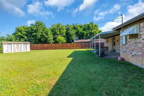 706 Clebud Dr, Euless, TX 76040 photo 27