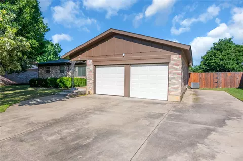 706 Clebud Dr, Euless, TX 76040 photo 3