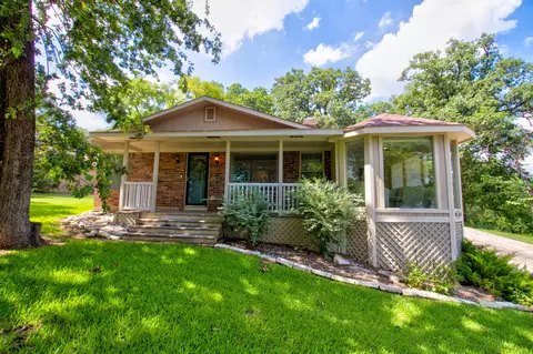 314 Kiowa Dr N, Lake Kiowa, TX 76240