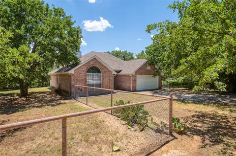 307 Oxford Ct, Springtown, TX 76082