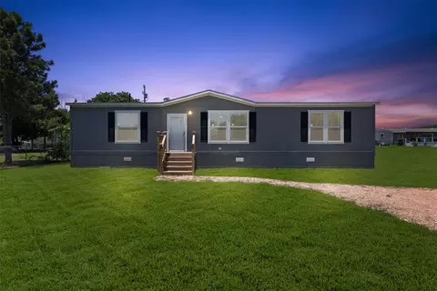 5504 Lake View Dr, Granbury, TX 76048
