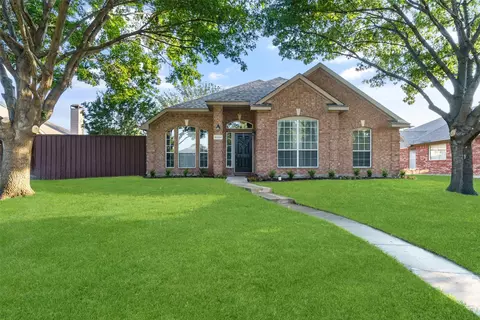 10804 Pineview Ln, Frisco, TX 75035
