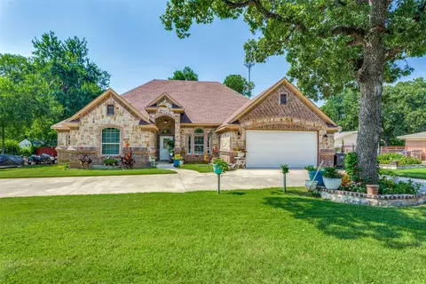 2512 Timberline Dr, Fort Worth, TX 76119