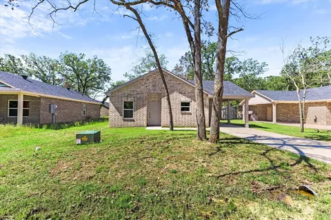 1009 Hillburn Dr, West Tawakoni, TX 75474