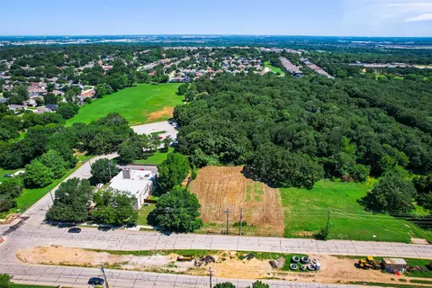 7609 John T White Rd, Fort Worth, TX 76120