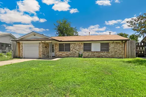 2418 Lagoon Dr, Mesquite, TX 75150