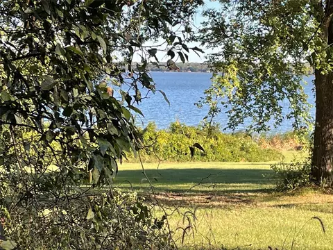 123 Still Water St, Gun Barrel City, TX 75156