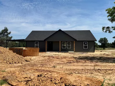1038 Hereford Dr, Springtown, TX 76082
