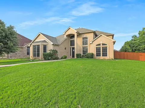 1860 Stewart Dr, Carrollton, TX 75010