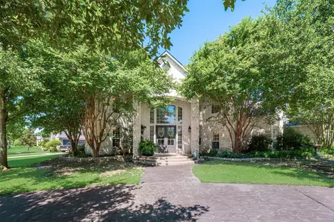 1821 Plum Creek Dr, Midlothian, TX 76065