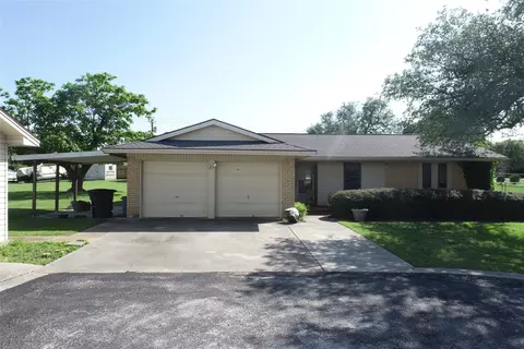 210 Cocopa Dr, Lake Kiowa, TX 76240