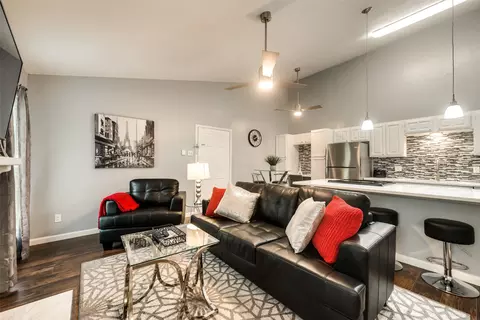 4054 Evergreen St #207B, Irving, TX 75061