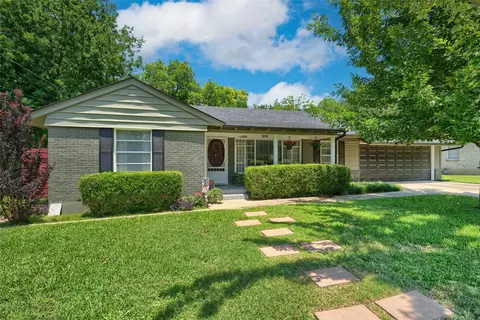 3325 Tooms St, Dallas, TX 75227