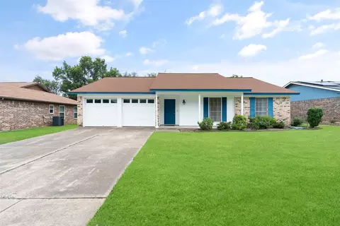 8221 Saint Patrick St, North Richland Hills, TX 76180