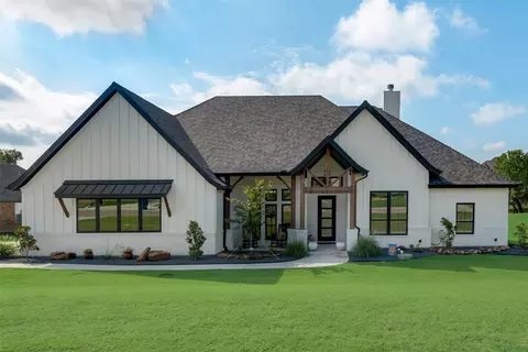 253 Sugartree Cir, Lipan, TX 76462