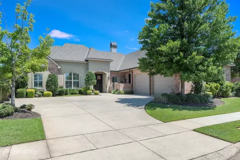 319 Paris Pl, Bossier City, LA 71111