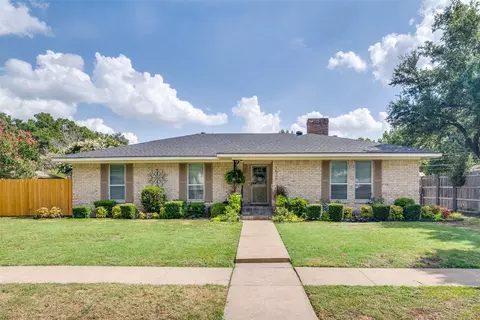 1526 Charleston Dr, Garland, TX 75041
