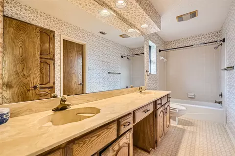2300 Christopher Ln, Euless, TX 76040 photo 22