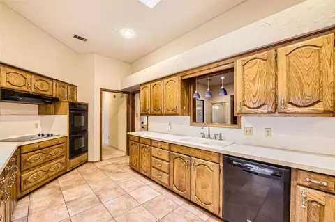2300 Christopher Ln, Euless, TX 76040 photo 10