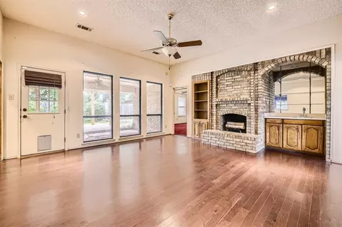 2300 Christopher Ln, Euless, TX 76040 photo 6