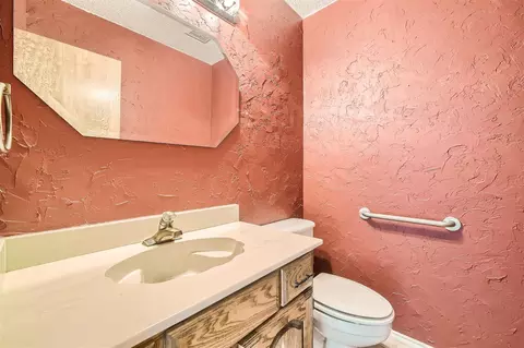 2300 Christopher Ln, Euless, TX 76040 photo 16