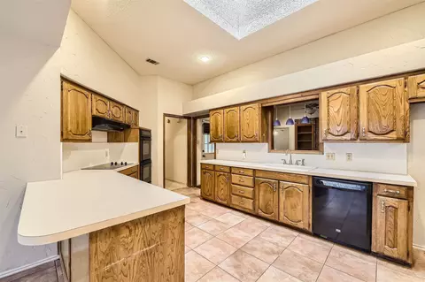 2300 Christopher Ln, Euless, TX 76040 photo 13
