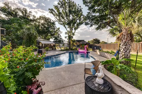 108 Vintage Dr, Waxahachie, TX 75165
