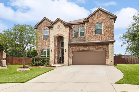 2704 Frontier Dr, Denton, TX 76210 photo 2