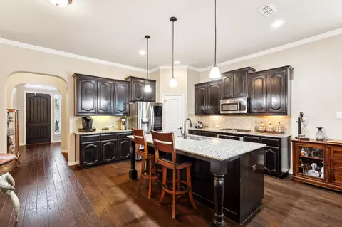 2704 Frontier Dr, Denton, TX 76210 photo 4