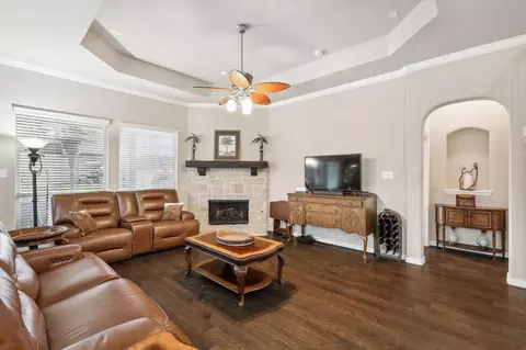 2704 Frontier Dr, Denton, TX 76210 photo 6