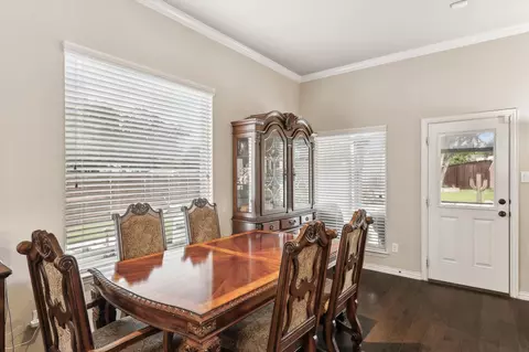 2704 Frontier Dr, Denton, TX 76210 photo 9