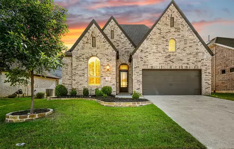 9316 Violet Dr, Lantana, TX 76226