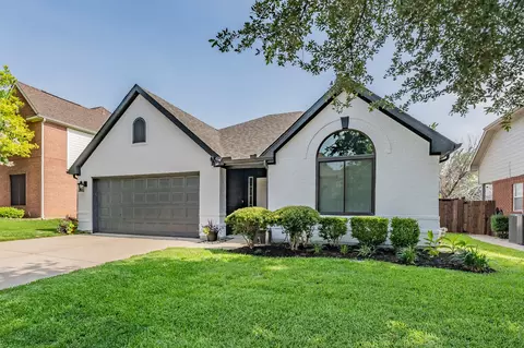 5952 Hillview Dr, Watauga, TX 76148