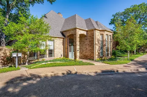 8 Parliament Pl, Dallas, TX 75225
