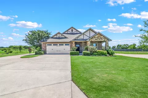 402 Lake Dr, Nevada, TX 75173